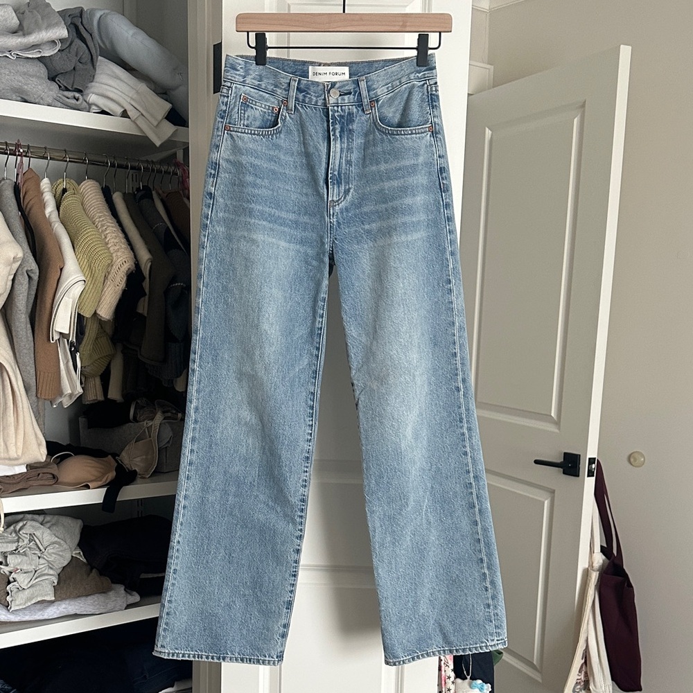 Light Wash straight-Leg Jeans